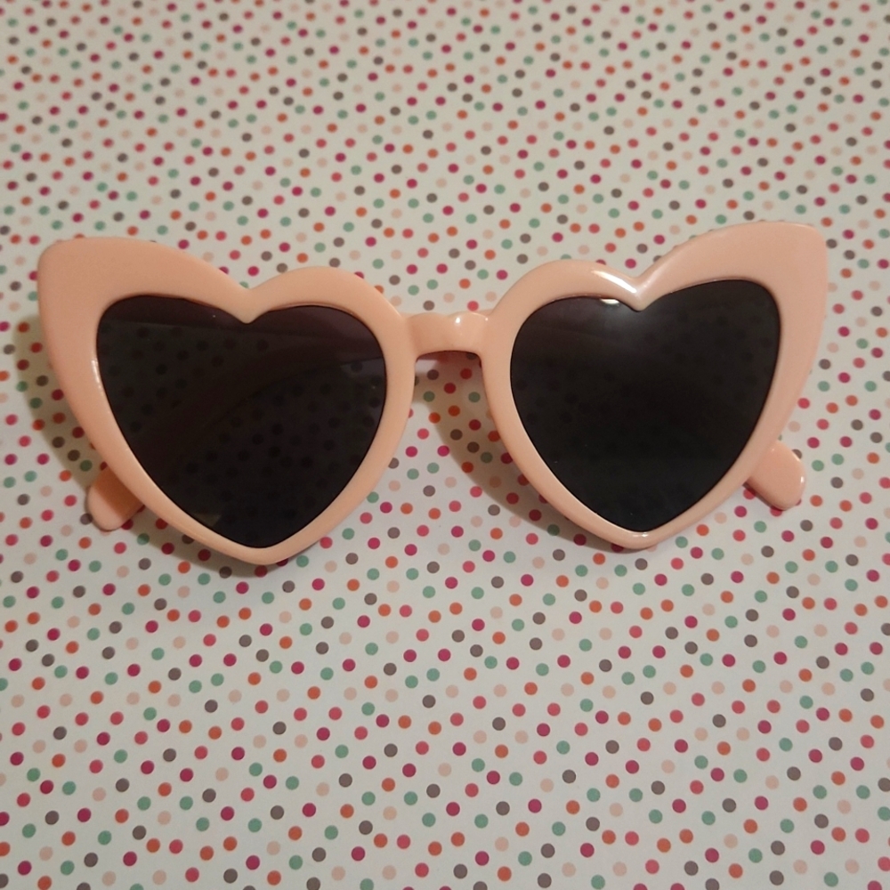 Baby pink Heart 💕 Sunglasses